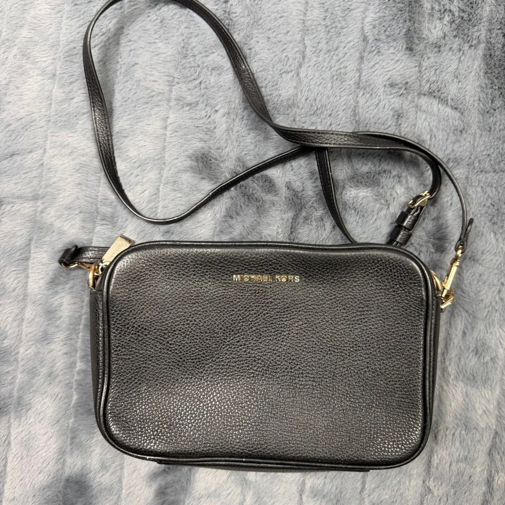Michael Kors Jet Set East West Crossbody Bag Black Pebbled Leather Gold Hardware